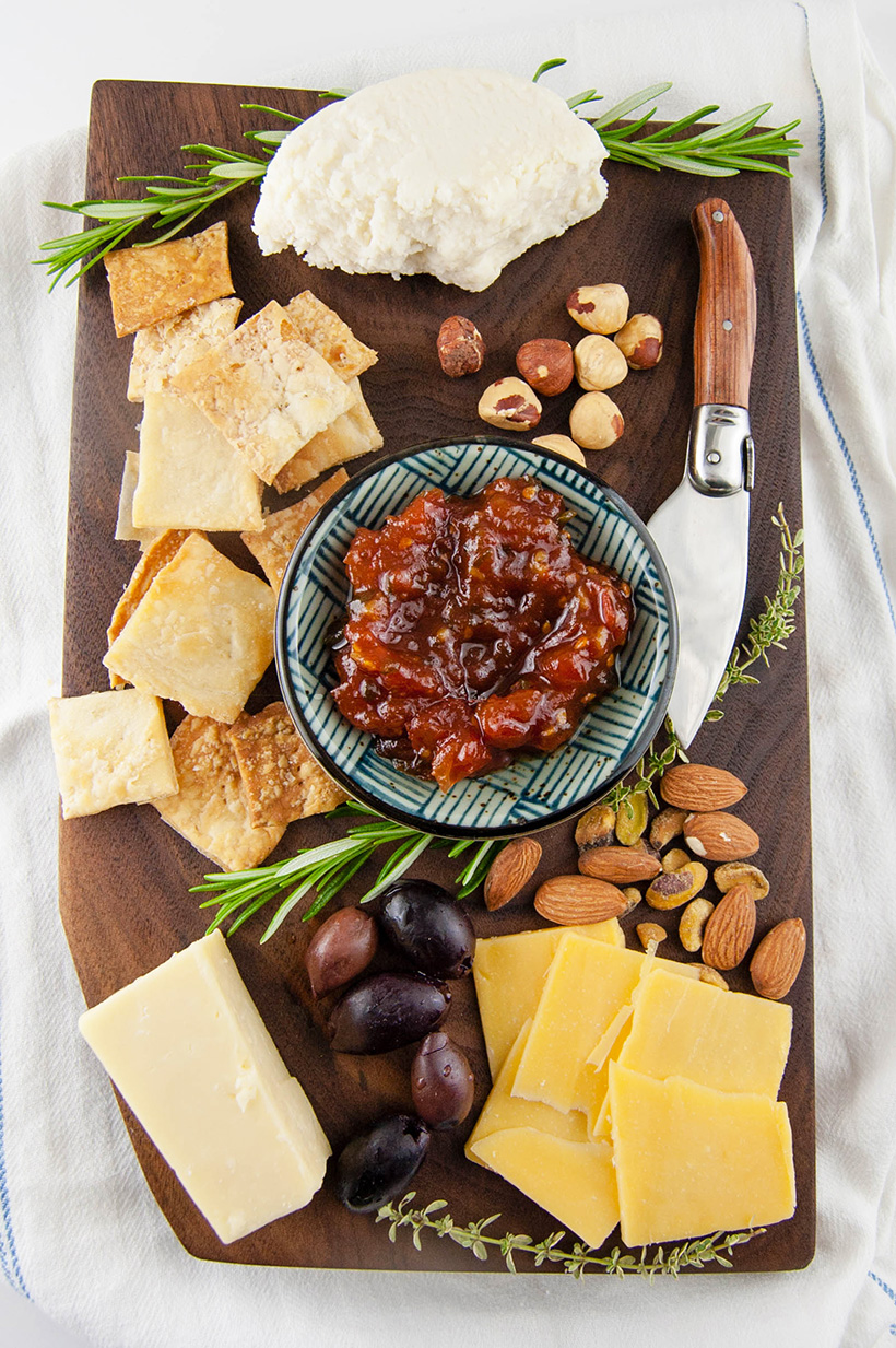 Learn how to make your own DIY wood serving board/cheeseboard. It's easier than you think, and it would make an amazing holiday gift!
