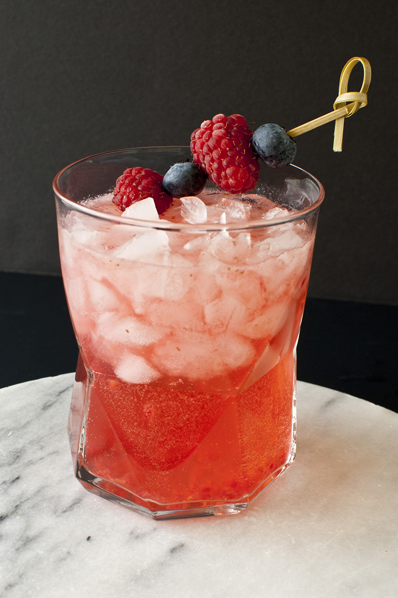 berry smash cocktail recipe
