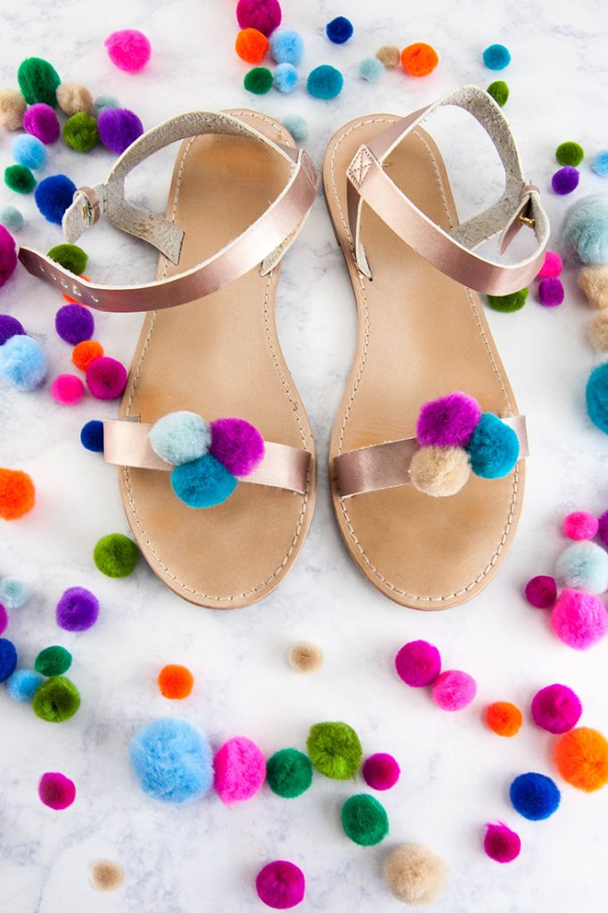 Jump on this fun summer trend and make DIY pompom sandals