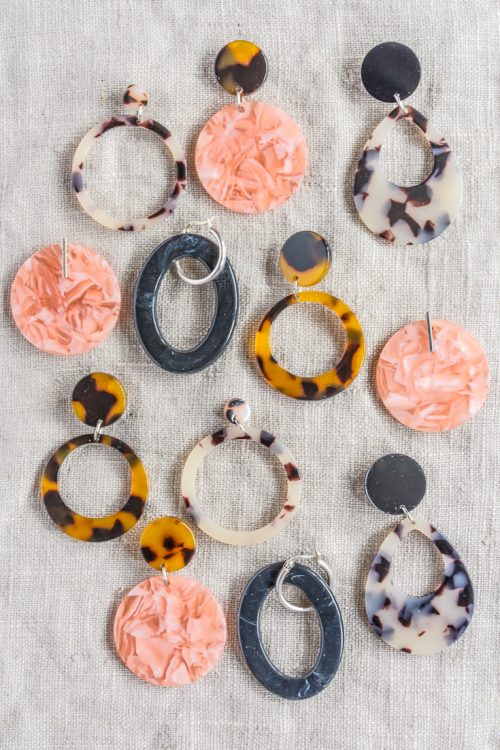 Lucite, resin, and acrylic earrings are on trend this spring, so I've got you covered with these DIY tortoiseshell statement earrings. #DIY #DIYjewelry #DIYearrings #lucite