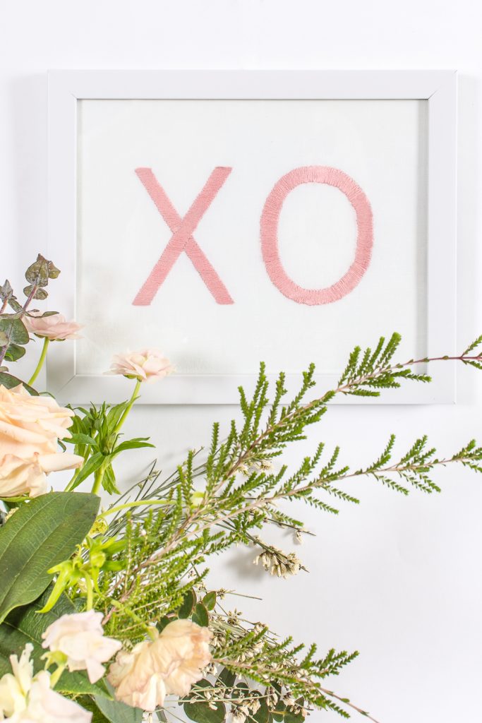 Make this XO embroidery as a DIY Valentine's Day gift